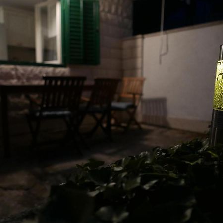 Vacation House "Pave" Povlja  Kültér fotó