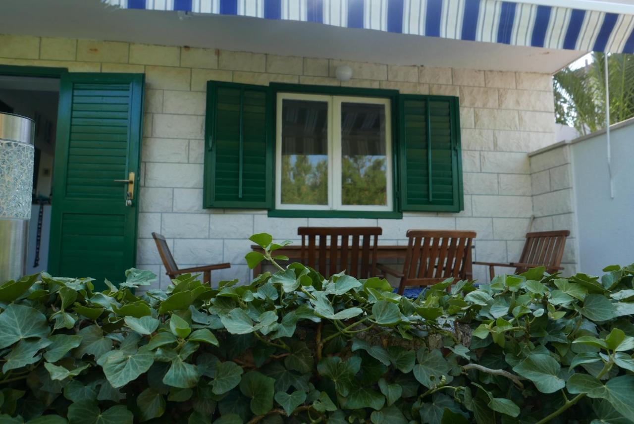 Vacation House "Pave" Povlja  Kültér fotó