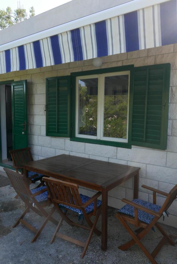 Vacation House "Pave" Povlja  Kültér fotó