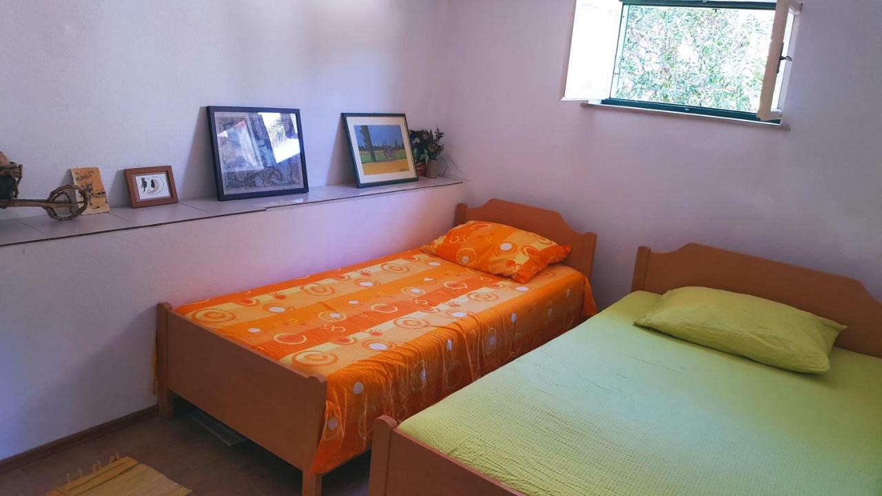 Vacation House "Pave" Povlja  Kültér fotó