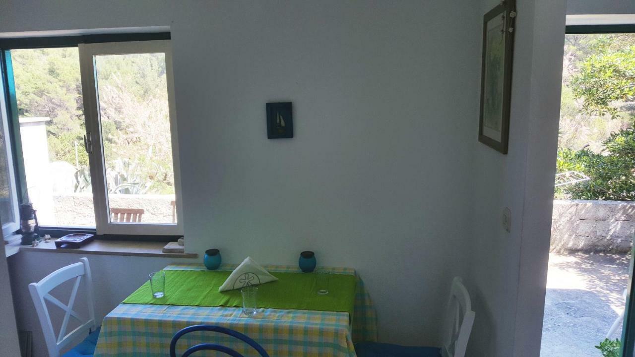 Vacation House "Pave" Povlja  Kültér fotó